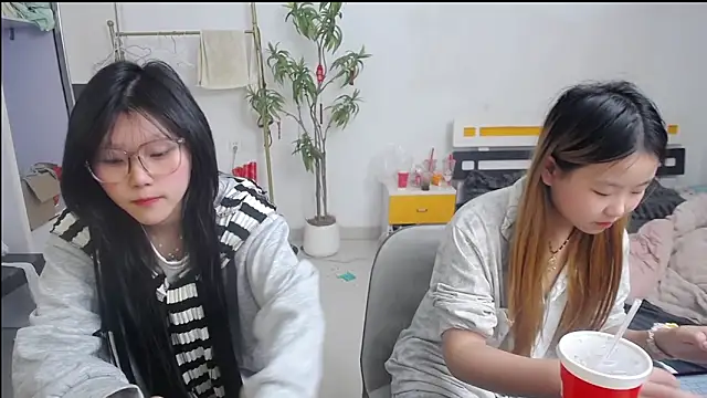 Babygirls523 online show from 10-27-25, 05:17