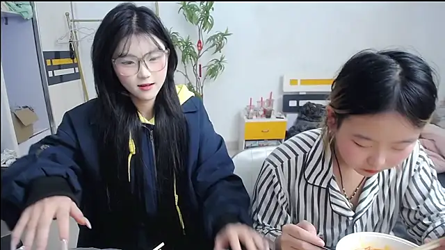 Babygirls523 online show from 10-31-25, 02:40