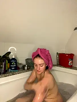 Snapshot of Tijara-im-Pyjama chatting on 09-11-25, 12:00 Tijara-im-Pyjama online show from 09-11-25, 12:00