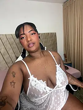 Snapshot of Naomisweett1 chatting on 09-22-25, 10:50 Naomisweett1 online show from 09-22-25, 10:50