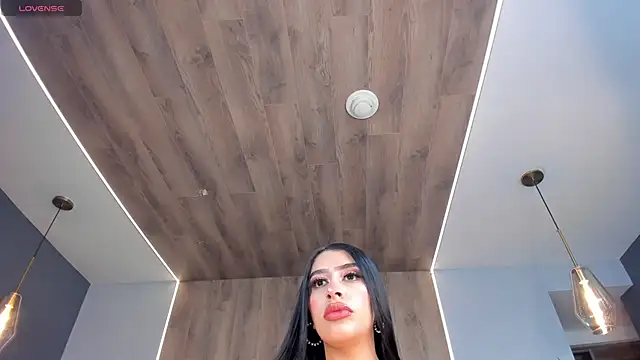 Snapshot of LeahLombardi_ chatting on 11-27-25, 06:26 LeahLombardi online show from 11-27-25, 06:26