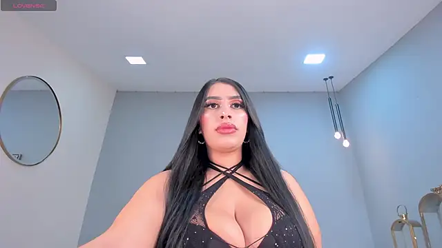 Snapshot of LeahLombardi_ chatting on 11-30-25, 05:39 LeahLombardi online show from 11-30-25, 05:39