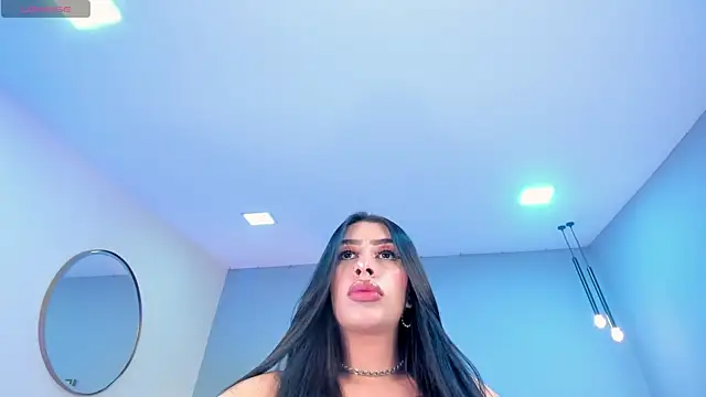 Snapshot of LeahLombardi_ chatting on 12-04-25, 04:00 LeahLombardi online show from 12-04-25, 04:00