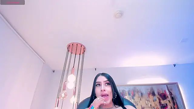 Snapshot of LeahLombardi_ chatting on 01-09-26, 03:42 LeahLombardi online show from 01-09-26, 03:42