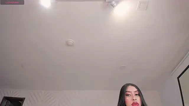 LeahLombardi  online show from 04-01-26, 03:40