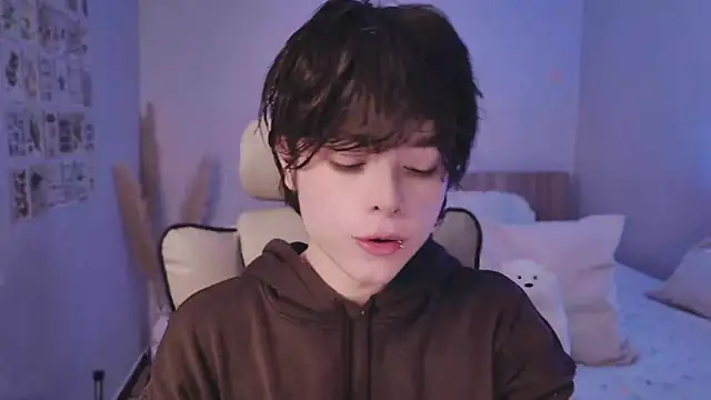 Snapshot of PaulTexx chatting on 10-13-25, 04:07 PaulTexx online show from 10-13-25, 04:07