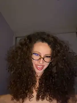 Snapshot of JhenneRouge chatting on 11-07-25, 01:27 JhenneRouge online show from 11-07-25, 01:27