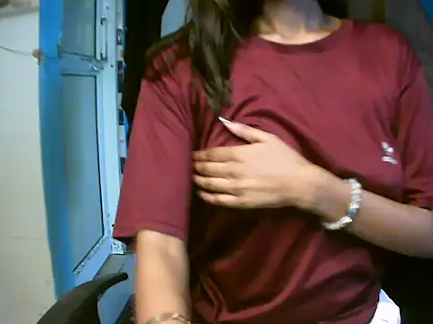 Snapshot of RENUKA_RAJPUT chatting on 06-10-26, 01:32 RENUKA RAJPUT online show from 06-10-26, 01:32