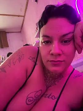 Snapshot of valen1891 chatting on 03-22-26, 03:32 valen1891 online show from 03-22-26, 03:32