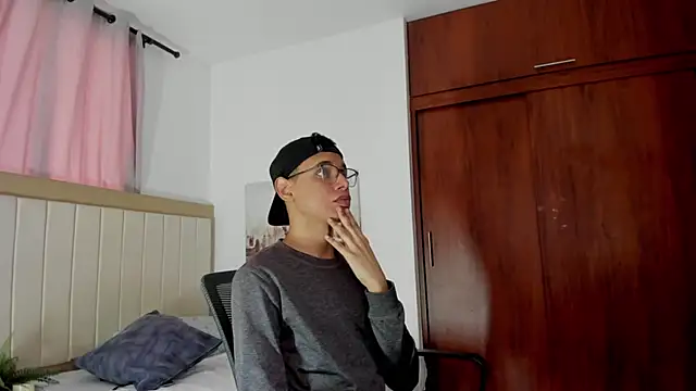tristan gold online show from 10-14-25, 01:34