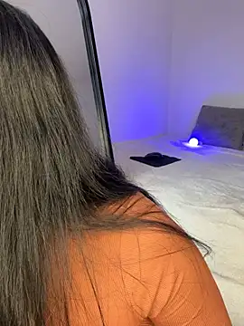 Snapshot of lunatorch chatting on 10-22-25, 03:56 lunatorch online show from 10-22-25, 03:56