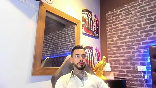 VinzenzRizzo online show from 10-14-25, 04:24