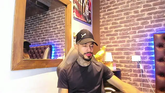 VinzenzRizzo online show from 10-16-25, 04:13