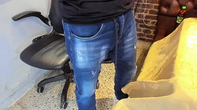 VinzenzRizzo online show from 10-27-25, 05:33