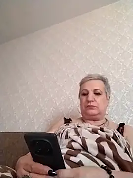 StarNicole online show from 04-28-26, 02:00