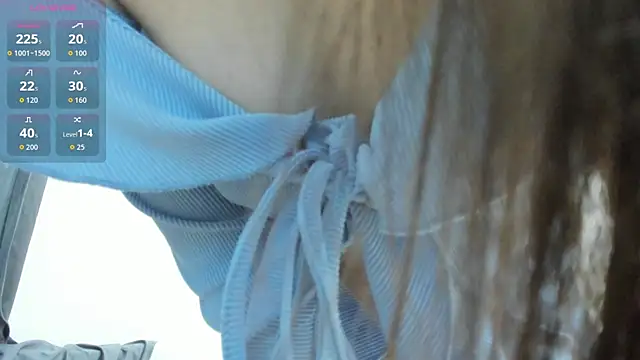 Snapshot of GraceBrawn chatting on 12-22-25, 07:00 GraceBrawn online show from 12-22-25, 07:00