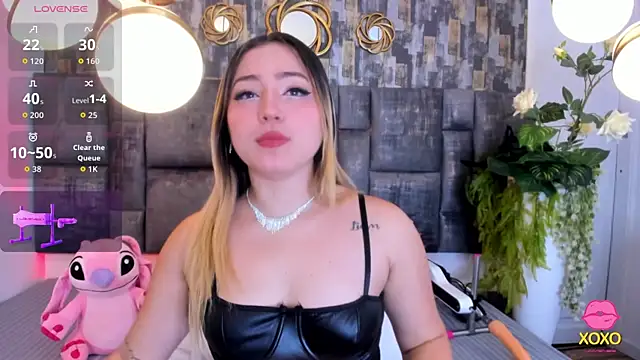 Snapshot of PatyLawrence chatting on 11-20-25, 04:23 PatyLawrence online show from 11-20-25, 04:23