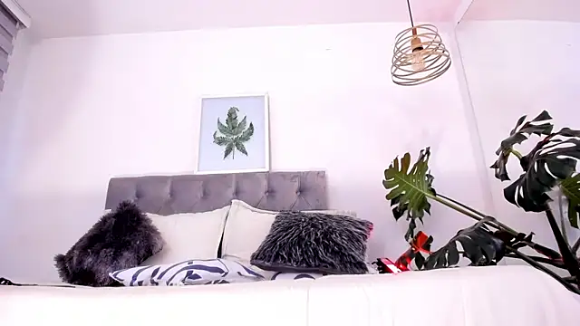 Lucie Harper online show from 11-10-25, 07:57