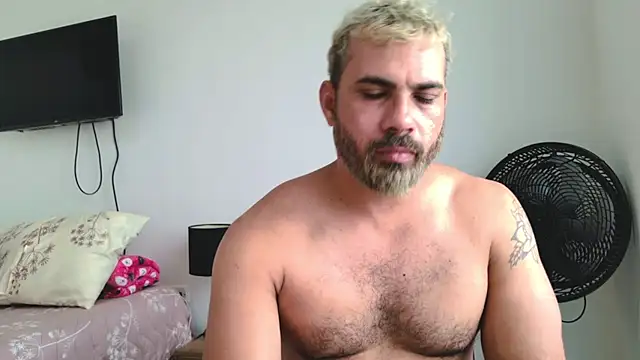 Snapshot of max_love255 chatting on 01-06-26, 08:23 max love255 online show from 01-06-26, 08:23