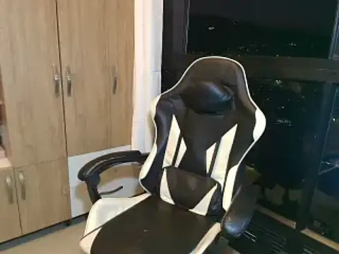 Snapshot of max_love255 chatting on 03-04-26, 11:22 max love255 online show from 03-04-26, 11:22