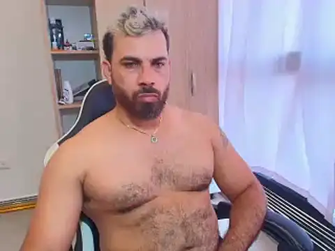 Snapshot of max_love255 chatting on 03-05-26, 09:44 max love255 online show from 03-05-26, 09:44