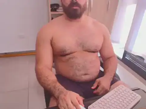 Snapshot of max_love255 chatting on 06-12-26, 10:19 max love255 online show from 06-12-26, 10:19