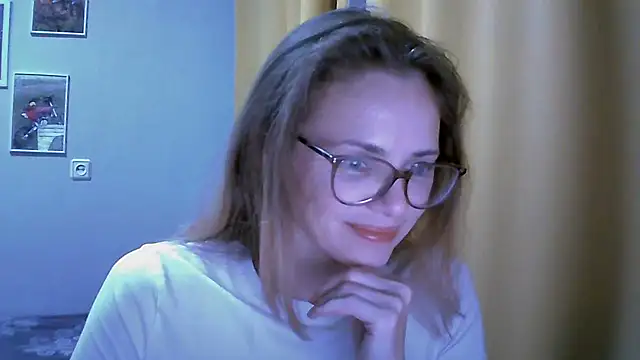 Snapshot of SEA_Dream chatting on 09-08-25, 02:38 SEA Dream online show from 09-08-25, 02:38