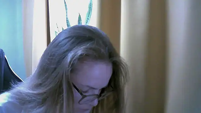 Snapshot of SEA_Dream chatting on 09-18-25, 04:47 SEA Dream online show from 09-18-25, 04:47