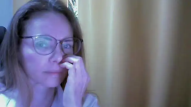 Snapshot of SEA_Dream chatting on 09-19-25, 04:47 SEA Dream online show from 09-19-25, 04:47