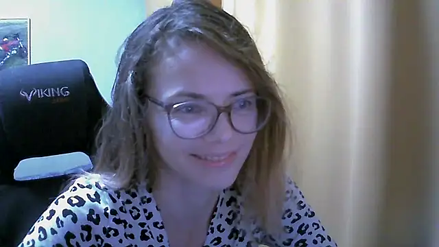 Snapshot of SEA_Dream chatting on 09-22-25, 03:52 SEA Dream online show from 09-22-25, 03:52