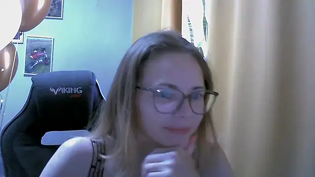 Snapshot of SEA_Dream chatting on 10-09-25, 05:27 SEA Dream online show from 10-09-25, 05:27