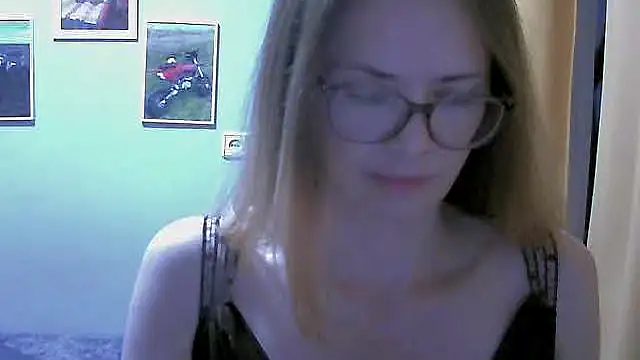 Snapshot of SEA_Dream chatting on 10-27-25, 02:59 SEA Dream online show from 10-27-25, 02:59