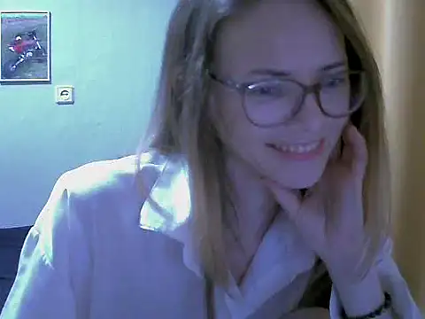 Snapshot of SEA_Dream chatting on 10-28-25, 05:00 SEA Dream online show from 10-28-25, 05:00