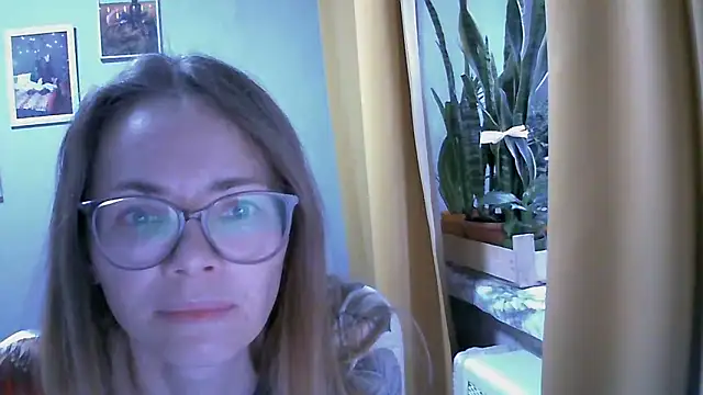 Snapshot of SEA_Dream chatting on 11-18-25, 04:50 SEA Dream online show from 11-18-25, 04:50