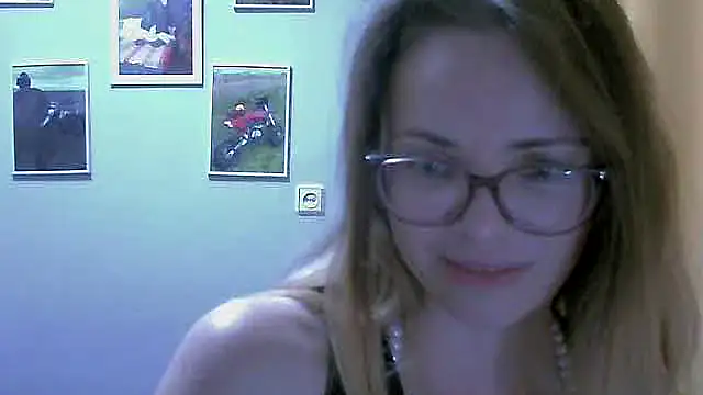 Snapshot of SEA_Dream chatting on 11-23-25, 03:45 SEA Dream online show from 11-23-25, 03:45