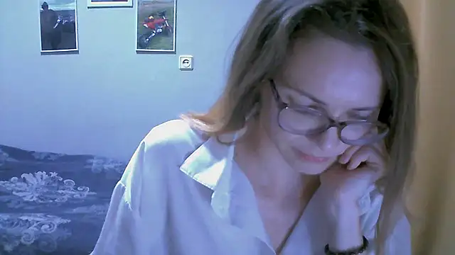 Snapshot of SEA_Dream chatting on 11-28-25, 06:05 SEA Dream online show from 11-28-25, 06:05