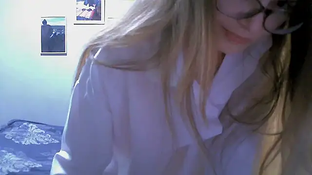 Snapshot of SEA_Dream chatting on 12-05-25, 04:47 SEA Dream online show from 12-05-25, 04:47