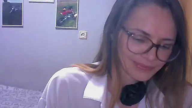 Snapshot of SEA_Dream chatting on 12-14-25, 05:29 SEA Dream online show from 12-14-25, 05:29