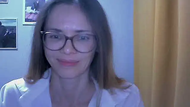 Snapshot of SEA_Dream chatting on 12-15-25, 05:34 SEA Dream online show from 12-15-25, 05:34