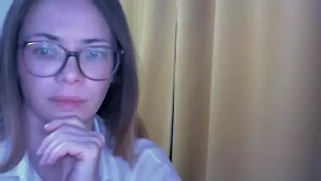 Snapshot of SEA_Dream chatting on 12-16-25, 03:11 SEA Dream online show from 12-16-25, 03:11