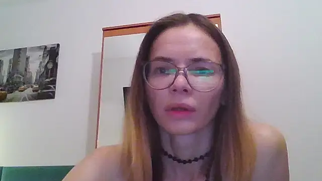 Snapshot of SEA_Dream chatting on 12-18-25, 05:24 SEA Dream online show from 12-18-25, 05:24