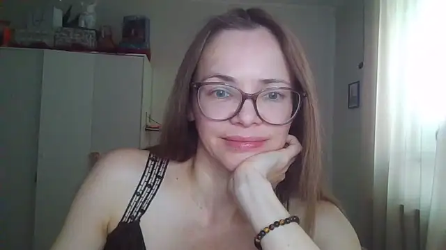 Snapshot of SEA_Dream chatting on 02-24-26, 05:16 SEA Dream online show from 02-24-26, 05:16