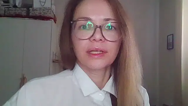 Snapshot of SEA_Dream chatting on 03-09-26, 04:49 SEA Dream online show from 03-09-26, 04:49