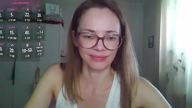 Snapshot of SEA_Dream chatting on 03-10-26, 05:01 SEA Dream online show from 03-10-26, 05:01