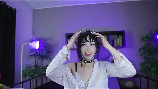 Snapshot of Sabrina_bloom chatting on 11-06-25, 01:23 Sabrina bloom online show from 11-06-25, 01:23