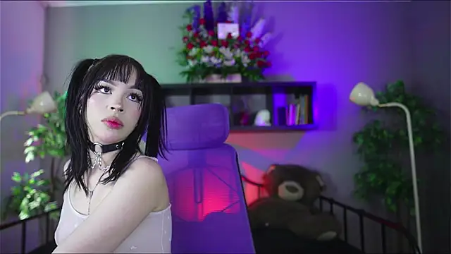 Snapshot of Sabrina_bloom chatting on 11-07-25, 01:33 Sabrina bloom online show from 11-07-25, 01:33