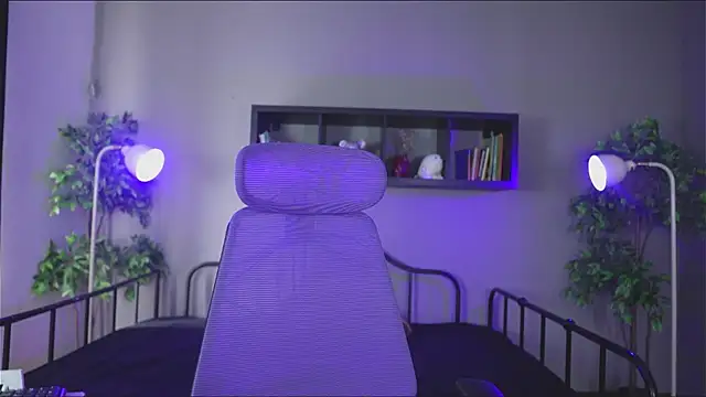 Snapshot of Sabrina_bloom chatting on 11-12-25, 01:00 Sabrina bloom online show from 11-12-25, 01:00