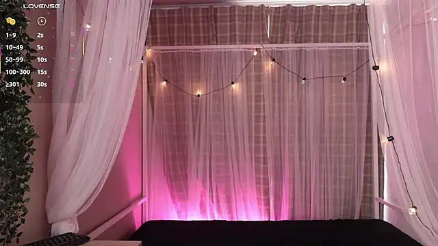 Snapshot of Sabrina_bloom chatting on 01-14-26, 12:55 Sabrina bloom online show from 01-14-26, 12:55