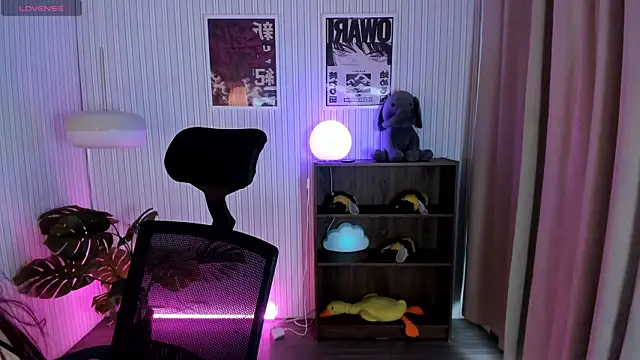 Snapshot of Sabrina_bloom chatting on 02-25-26, 12:59 Sabrina bloom online show from 02-25-26, 12:59