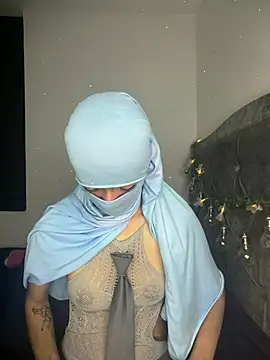 Snapshot of _Zahiira_ chatting on 07-18-26, 11:58 Zahiira online show from 07-18-26, 11:58